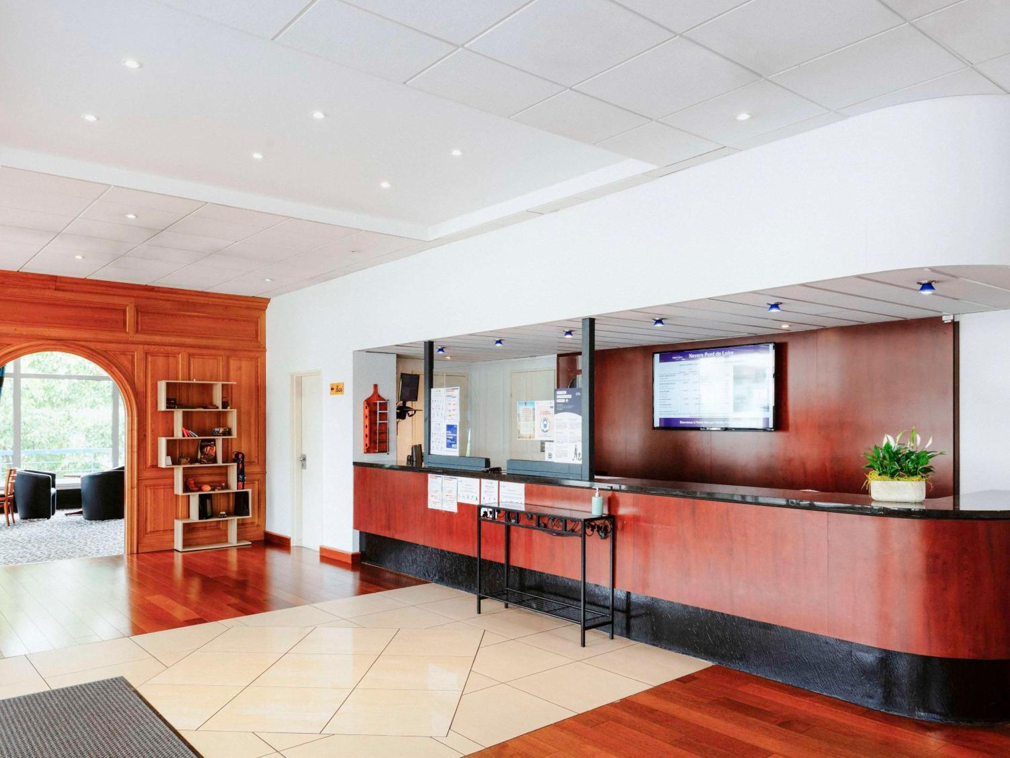 Mercure Nevers Pont De Loire Eksteriør billede