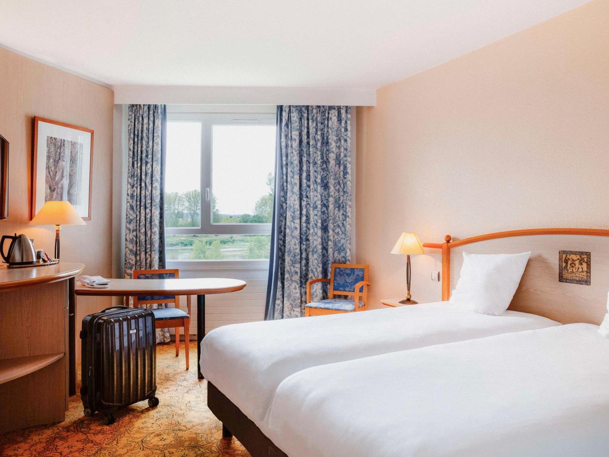 Mercure Nevers Pont De Loire Eksteriør billede