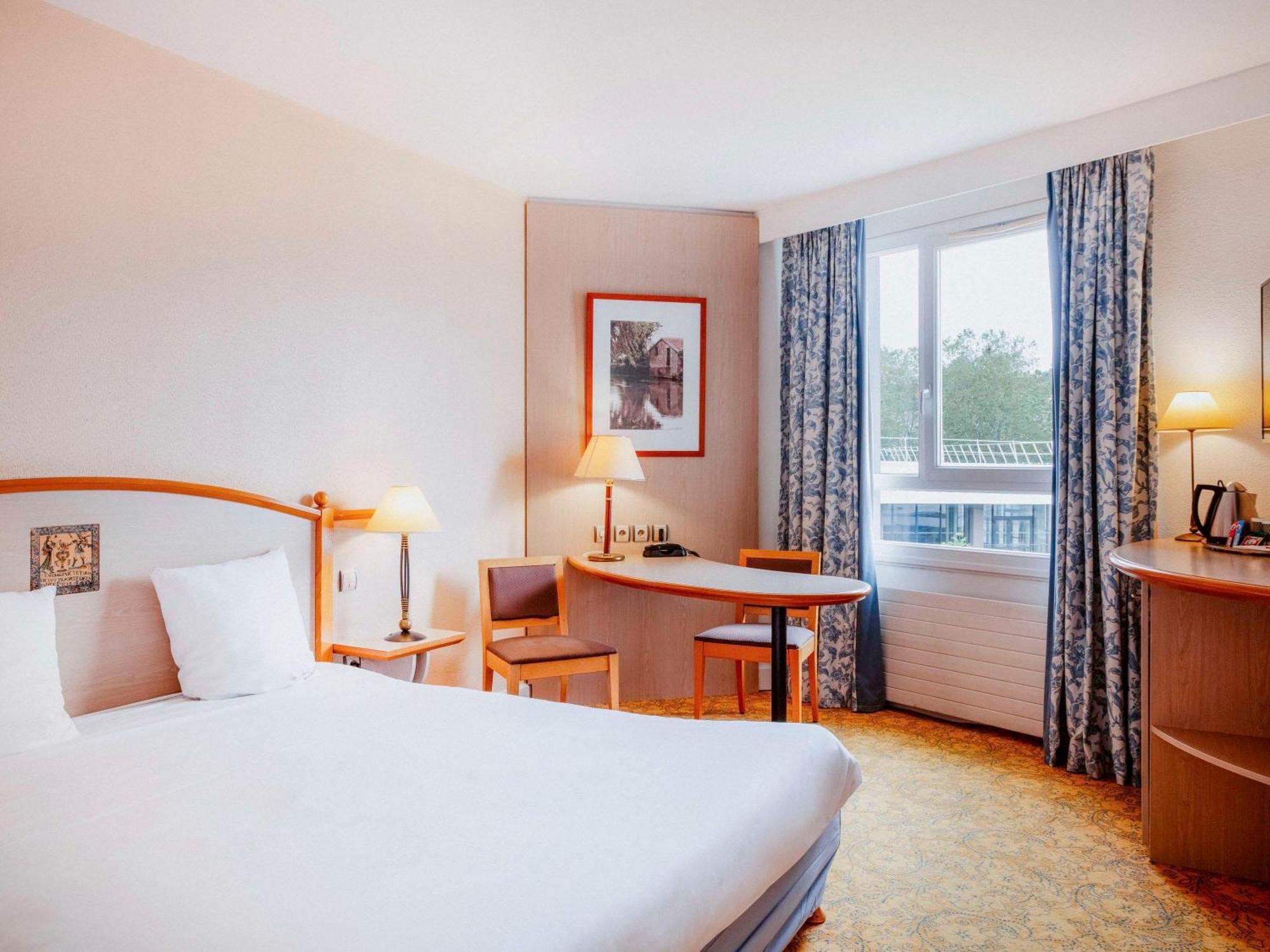 Mercure Nevers Pont De Loire Eksteriør billede